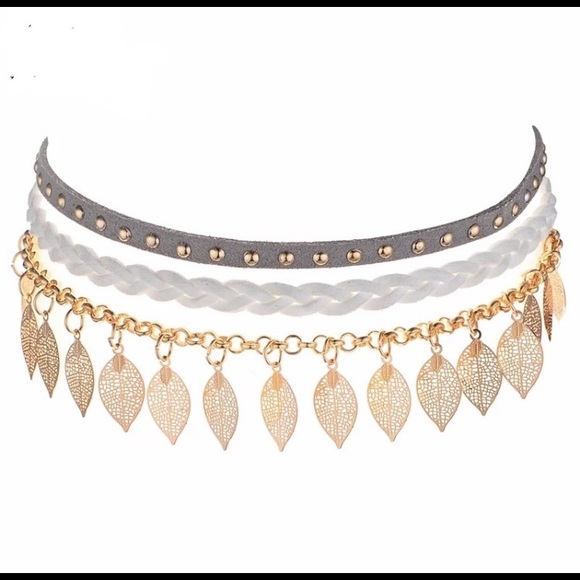 Jewelry - 3/$15 sale‼️ choker necklace grey white and gold